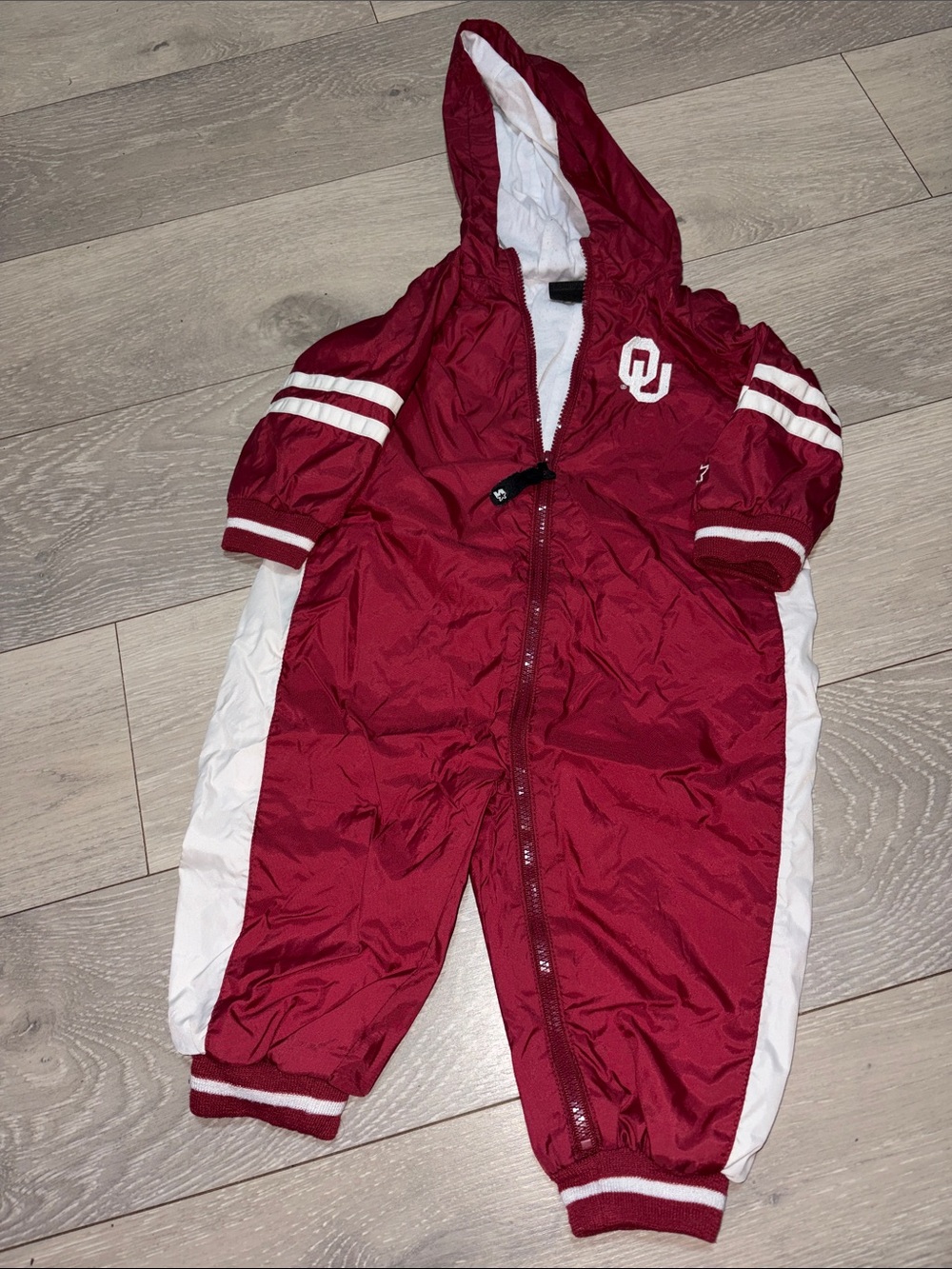 OU STARTER Infant Hooded Bunting in Crimson and White